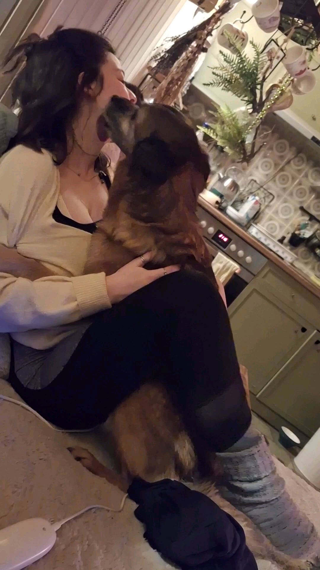 Când Câinele Tău Intră în Panică: Adevărul Șocant Despre Atacurile de Anxietate Canină și Ce Simți Tu Nu e Întâmplător!